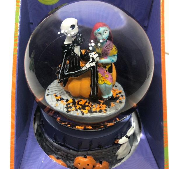 🎃HP🎃Jack/Sally Musical Water Globe - Picture 3 of 13